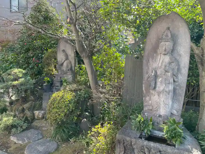 栄松院の{uncategorized: "未分類", other: "その他", undefined: "問題あり", building: "その他建物", grave: "お墓", sacred_gate: "鳥居", guardian: "狛犬", statue: "像", buddha: "仏像", history: "歴史", nature: "自然", garden: "庭園", animal: "動物", pagoda: "塔", temizu: "手水舎", mountain_gate: "山門・神門", sanctuary: "本殿・本堂", subordinate: "末社・摂社", art: "芸術", scenery: "景色", jizo: "地蔵", ema: "絵馬", goshuin: "御朱印", omikuji: "おみくじ", items: "授与品その他", amulet: "お守り", goshuincho: "御朱印帳", eats: "食事", festival: "お祭り", votive_dance: "神楽", shichigosan: "七五三参", wedding: "結婚式", experience: "体験その他", initially: "初詣", around: "周辺", anti_infection: "感染症対策"}