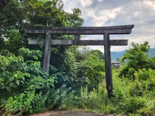 烏帽子嶽神社の鳥居