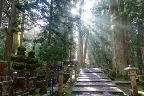 高野山金剛峯寺奥の院の建物その他