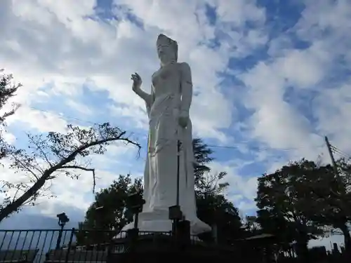 韮崎平和観音(山梨県)
