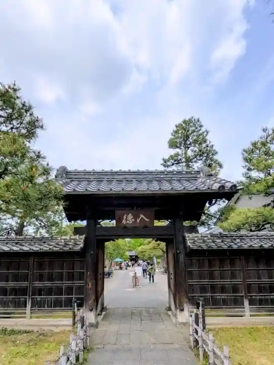 正一位霊験稲荷社の{uncategorized: "未分類", other: "その他", undefined: "問題あり", building: "その他建物", grave: "お墓", sacred_gate: "鳥居", guardian: "狛犬", statue: "像", buddha: "仏像", history: "歴史", nature: "自然", garden: "庭園", animal: "動物", pagoda: "塔", temizu: "手水舎", mountain_gate: "山門・神門", sanctuary: "本殿・本堂", subordinate: "末社・摂社", art: "芸術", scenery: "景色", jizo: "地蔵", ema: "絵馬", goshuin: "御朱印", omikuji: "おみくじ", items: "授与品その他", amulet: "お守り", goshuincho: "御朱印帳", eats: "食事", festival: "お祭り", votive_dance: "神楽", shichigosan: "七五三参", wedding: "結婚式", experience: "体験その他", initially: "初詣", around: "周辺", anti_infection: "感染症対策"}