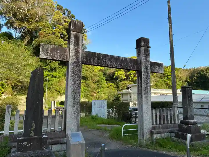 石堂寺の{uncategorized: "未分類", other: "その他", undefined: "問題あり", building: "その他建物", grave: "お墓", sacred_gate: "鳥居", guardian: "狛犬", statue: "像", buddha: "仏像", history: "歴史", nature: "自然", garden: "庭園", animal: "動物", pagoda: "塔", temizu: "手水舎", mountain_gate: "山門・神門", sanctuary: "本殿・本堂", subordinate: "末社・摂社", art: "芸術", scenery: "景色", jizo: "地蔵", ema: "絵馬", goshuin: "御朱印", omikuji: "おみくじ", items: "授与品その他", amulet: "お守り", goshuincho: "御朱印帳", eats: "食事", festival: "お祭り", votive_dance: "神楽", shichigosan: "七五三参", wedding: "結婚式", experience: "体験その他", initially: "初詣", around: "周辺", anti_infection: "感染症対策"}