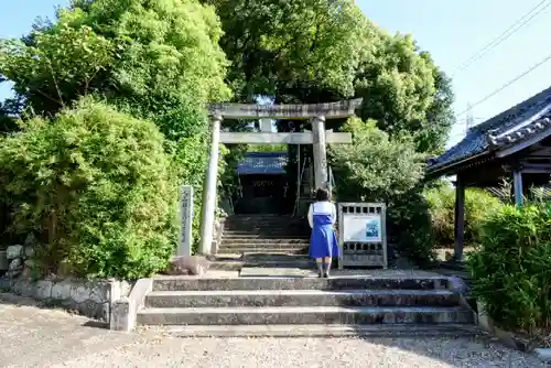 白山社の鳥居