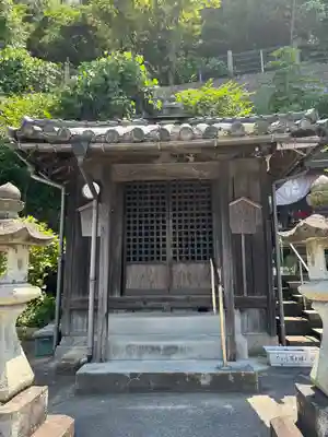 斑鳩寺の末社・摂社