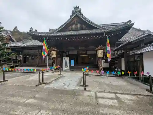 西教寺の{uncategorized: "未分類", other: "その他", undefined: "問題あり", building: "その他建物", grave: "お墓", sacred_gate: "鳥居", guardian: "狛犬", statue: "像", buddha: "仏像", history: "歴史", nature: "自然", garden: "庭園", animal: "動物", pagoda: "塔", temizu: "手水舎", mountain_gate: "山門・神門", sanctuary: "本殿・本堂", subordinate: "末社・摂社", art: "芸術", scenery: "景色", jizo: "地蔵", ema: "絵馬", goshuin: "御朱印", omikuji: "おみくじ", items: "授与品その他", amulet: "お守り", goshuincho: "御朱印帳", eats: "食事", festival: "お祭り", votive_dance: "神楽", shichigosan: "七五三参", wedding: "結婚式", experience: "体験その他", initially: "初詣", around: "周辺", anti_infection: "感染症対策"}