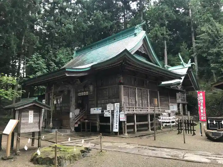 熊野神社の本殿・本堂