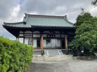 隣光院の本殿・本堂