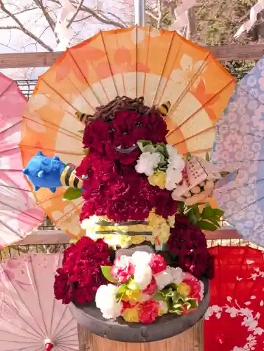 仙台八坂神社の{uncategorized: "未分類", other: "その他", undefined: "問題あり", building: "その他建物", grave: "お墓", sacred_gate: "鳥居", guardian: "狛犬", statue: "像", buddha: "仏像", history: "歴史", nature: "自然", garden: "庭園", animal: "動物", pagoda: "塔", temizu: "手水舎", mountain_gate: "山門・神門", sanctuary: "本殿・本堂", subordinate: "末社・摂社", art: "芸術", scenery: "景色", jizo: "地蔵", ema: "絵馬", goshuin: "御朱印", omikuji: "おみくじ", items: "授与品その他", amulet: "お守り", goshuincho: "御朱印帳", eats: "食事", festival: "お祭り", votive_dance: "神楽", shichigosan: "七五三参", wedding: "結婚式", experience: "体験その他", initially: "初詣", around: "周辺", anti_infection: "感染症対策"}