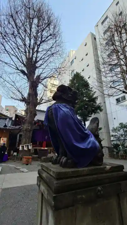 日本橋日枝神社の{uncategorized: "未分類", other: "その他", undefined: "問題あり", building: "その他建物", grave: "お墓", sacred_gate: "鳥居", guardian: "狛犬", statue: "像", buddha: "仏像", history: "歴史", nature: "自然", garden: "庭園", animal: "動物", pagoda: "塔", temizu: "手水舎", mountain_gate: "山門・神門", sanctuary: "本殿・本堂", subordinate: "末社・摂社", art: "芸術", scenery: "景色", jizo: "地蔵", ema: "絵馬", goshuin: "御朱印", omikuji: "おみくじ", items: "授与品その他", amulet: "お守り", goshuincho: "御朱印帳", eats: "食事", festival: "お祭り", votive_dance: "神楽", shichigosan: "七五三参", wedding: "結婚式", experience: "体験その他", initially: "初詣", around: "周辺", anti_infection: "感染症対策"}