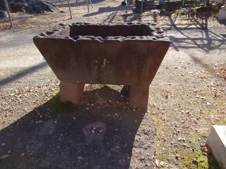 科野大宮社の手水舎