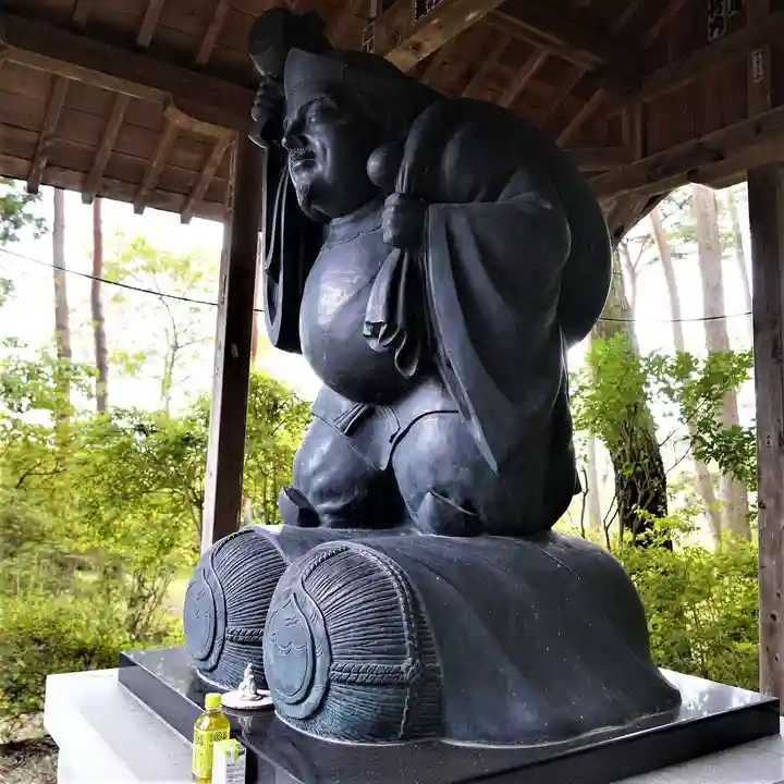 岳温泉神社 の像