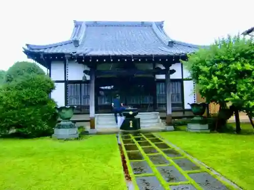 春山寺の本殿・本堂
