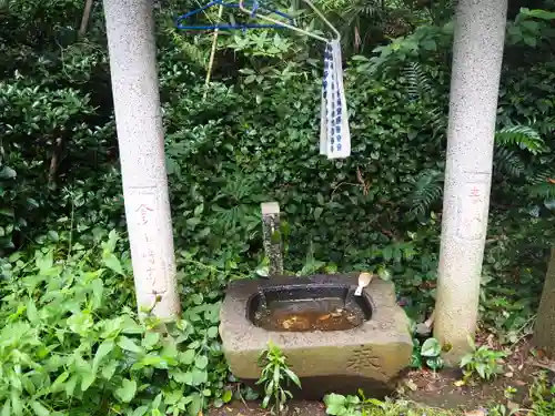 上諏訪社の手水舎