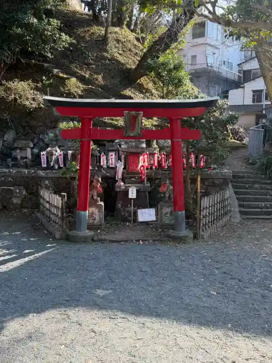 貴船神社の{uncategorized: "未分類", other: "その他", undefined: "問題あり", building: "その他建物", grave: "お墓", sacred_gate: "鳥居", guardian: "狛犬", statue: "像", buddha: "仏像", history: "歴史", nature: "自然", garden: "庭園", animal: "動物", pagoda: "塔", temizu: "手水舎", mountain_gate: "山門・神門", sanctuary: "本殿・本堂", subordinate: "末社・摂社", art: "芸術", scenery: "景色", jizo: "地蔵", ema: "絵馬", goshuin: "御朱印", omikuji: "おみくじ", items: "授与品その他", amulet: "お守り", goshuincho: "御朱印帳", eats: "食事", festival: "お祭り", votive_dance: "神楽", shichigosan: "七五三参", wedding: "結婚式", experience: "体験その他", initially: "初詣", around: "周辺", anti_infection: "感染症対策"}
