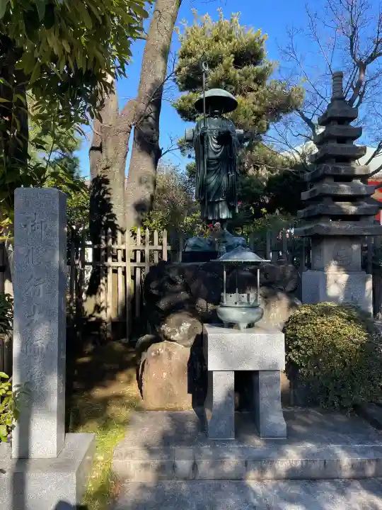 室泉寺の{uncategorized: "未分類", other: "その他", undefined: "問題あり", building: "その他建物", grave: "お墓", sacred_gate: "鳥居", guardian: "狛犬", statue: "像", buddha: "仏像", history: "歴史", nature: "自然", garden: "庭園", animal: "動物", pagoda: "塔", temizu: "手水舎", mountain_gate: "山門・神門", sanctuary: "本殿・本堂", subordinate: "末社・摂社", art: "芸術", scenery: "景色", jizo: "地蔵", ema: "絵馬", goshuin: "御朱印", omikuji: "おみくじ", items: "授与品その他", amulet: "お守り", goshuincho: "御朱印帳", eats: "食事", festival: "お祭り", votive_dance: "神楽", shichigosan: "七五三参", wedding: "結婚式", experience: "体験その他", initially: "初詣", around: "周辺", anti_infection: "感染症対策"}