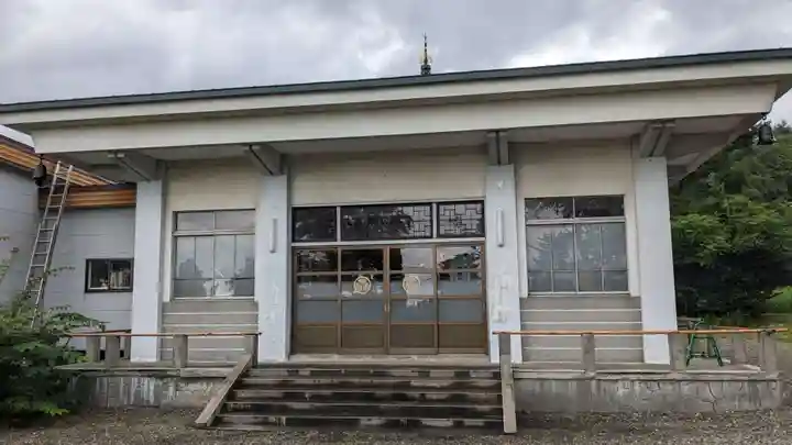 北泉岳寺の本殿・本堂