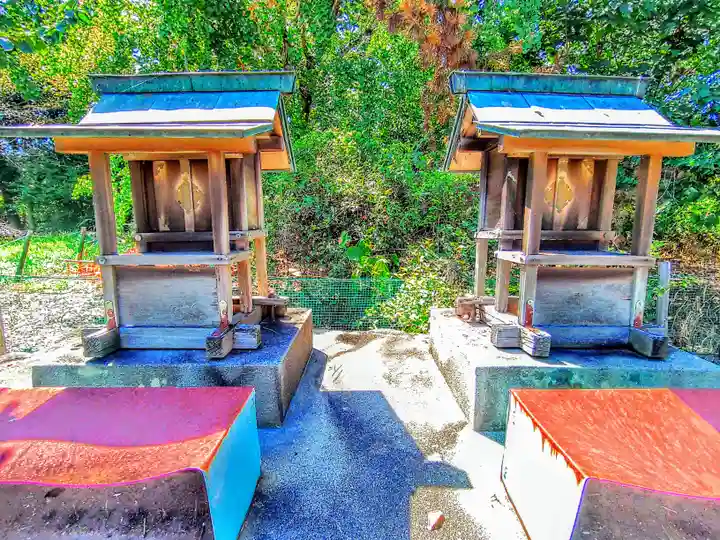 神明社(西鵜之本)の末社・摂社