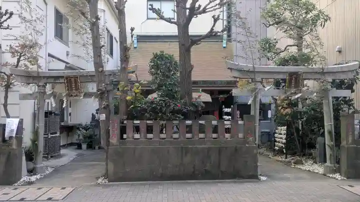 讃岐小白稲荷神社の{uncategorized: "未分類", other: "その他", undefined: "問題あり", building: "その他建物", grave: "お墓", sacred_gate: "鳥居", guardian: "狛犬", statue: "像", buddha: "仏像", history: "歴史", nature: "自然", garden: "庭園", animal: "動物", pagoda: "塔", temizu: "手水舎", mountain_gate: "山門・神門", sanctuary: "本殿・本堂", subordinate: "末社・摂社", art: "芸術", scenery: "景色", jizo: "地蔵", ema: "絵馬", goshuin: "御朱印", omikuji: "おみくじ", items: "授与品その他", amulet: "お守り", goshuincho: "御朱印帳", eats: "食事", festival: "お祭り", votive_dance: "神楽", shichigosan: "七五三参", wedding: "結婚式", experience: "体験その他", initially: "初詣", around: "周辺", anti_infection: "感染症対策"}