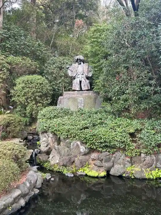 寒川神社の{uncategorized: "未分類", other: "その他", undefined: "問題あり", building: "その他建物", grave: "お墓", sacred_gate: "鳥居", guardian: "狛犬", statue: "像", buddha: "仏像", history: "歴史", nature: "自然", garden: "庭園", animal: "動物", pagoda: "塔", temizu: "手水舎", mountain_gate: "山門・神門", sanctuary: "本殿・本堂", subordinate: "末社・摂社", art: "芸術", scenery: "景色", jizo: "地蔵", ema: "絵馬", goshuin: "御朱印", omikuji: "おみくじ", items: "授与品その他", amulet: "お守り", goshuincho: "御朱印帳", eats: "食事", festival: "お祭り", votive_dance: "神楽", shichigosan: "七五三参", wedding: "結婚式", experience: "体験その他", initially: "初詣", around: "周辺", anti_infection: "感染症対策"}