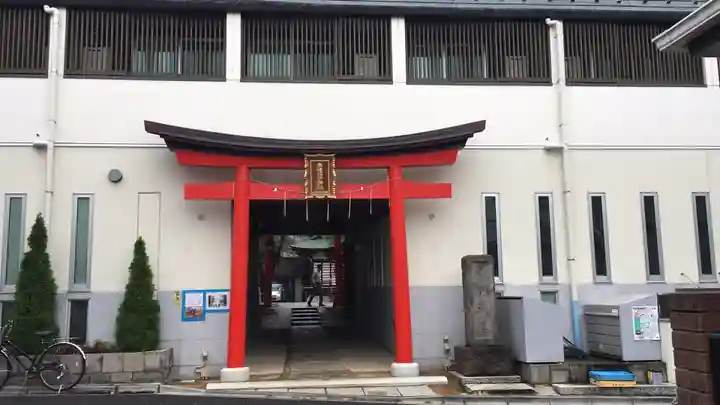 馬橋稲荷神社の鳥居