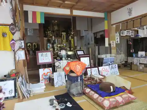 龍渕寺の本殿・本堂