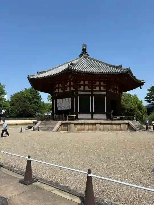 興福寺 北円堂の{uncategorized: "未分類", other: "その他", undefined: "問題あり", building: "その他建物", grave: "お墓", sacred_gate: "鳥居", guardian: "狛犬", statue: "像", buddha: "仏像", history: "歴史", nature: "自然", garden: "庭園", animal: "動物", pagoda: "塔", temizu: "手水舎", mountain_gate: "山門・神門", sanctuary: "本殿・本堂", subordinate: "末社・摂社", art: "芸術", scenery: "景色", jizo: "地蔵", ema: "絵馬", goshuin: "御朱印", omikuji: "おみくじ", items: "授与品その他", amulet: "お守り", goshuincho: "御朱印帳", eats: "食事", festival: "お祭り", votive_dance: "神楽", shichigosan: "七五三参", wedding: "結婚式", experience: "体験その他", initially: "初詣", around: "周辺", anti_infection: "感染症対策"}