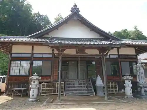 宝蔵寺の本殿・本堂