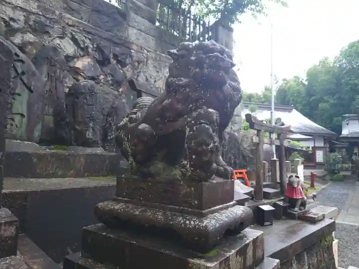 荒木神社の狛犬