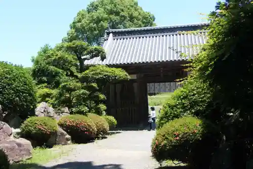 大興寺の山門