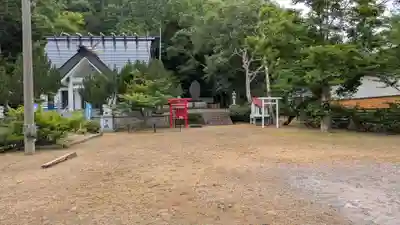 霧多布神社の庭園