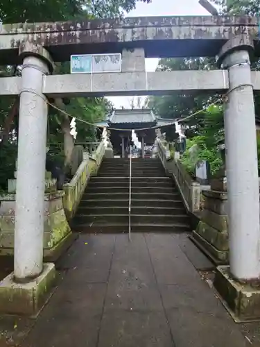 伊与久雷電神社の鳥居