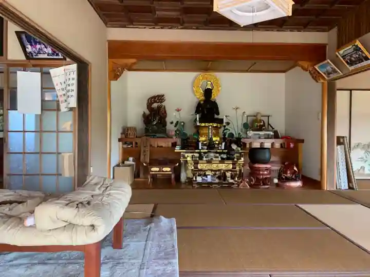 照崎寺の本殿・本堂