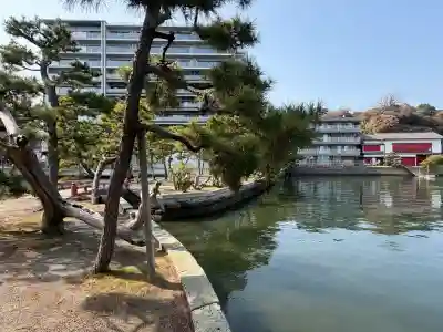 琵琶島神社の{uncategorized: "未分類", other: "その他", undefined: "問題あり", building: "その他建物", grave: "お墓", sacred_gate: "鳥居", guardian: "狛犬", statue: "像", buddha: "仏像", history: "歴史", nature: "自然", garden: "庭園", animal: "動物", pagoda: "塔", temizu: "手水舎", mountain_gate: "山門・神門", sanctuary: "本殿・本堂", subordinate: "末社・摂社", art: "芸術", scenery: "景色", jizo: "地蔵", ema: "絵馬", goshuin: "御朱印", omikuji: "おみくじ", items: "授与品その他", amulet: "お守り", goshuincho: "御朱印帳", eats: "食事", festival: "お祭り", votive_dance: "神楽", shichigosan: "七五三参", wedding: "結婚式", experience: "体験その他", initially: "初詣", around: "周辺", anti_infection: "感染症対策"}