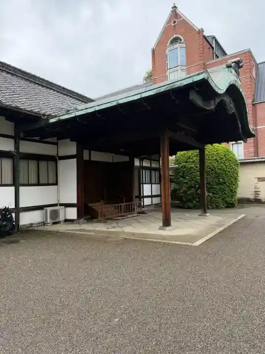 大聖寺門跡の{uncategorized: "未分類", other: "その他", undefined: "問題あり", building: "その他建物", grave: "お墓", sacred_gate: "鳥居", guardian: "狛犬", statue: "像", buddha: "仏像", history: "歴史", nature: "自然", garden: "庭園", animal: "動物", pagoda: "塔", temizu: "手水舎", mountain_gate: "山門・神門", sanctuary: "本殿・本堂", subordinate: "末社・摂社", art: "芸術", scenery: "景色", jizo: "地蔵", ema: "絵馬", goshuin: "御朱印", omikuji: "おみくじ", items: "授与品その他", amulet: "お守り", goshuincho: "御朱印帳", eats: "食事", festival: "お祭り", votive_dance: "神楽", shichigosan: "七五三参", wedding: "結婚式", experience: "体験その他", initially: "初詣", around: "周辺", anti_infection: "感染症対策"}