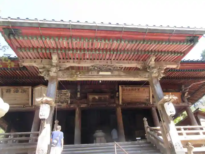 華厳寺の本殿・本堂