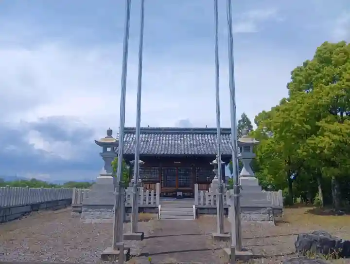 神明神社の{uncategorized: "未分類", other: "その他", undefined: "問題あり", building: "その他建物", grave: "お墓", sacred_gate: "鳥居", guardian: "狛犬", statue: "像", buddha: "仏像", history: "歴史", nature: "自然", garden: "庭園", animal: "動物", pagoda: "塔", temizu: "手水舎", mountain_gate: "山門・神門", sanctuary: "本殿・本堂", subordinate: "末社・摂社", art: "芸術", scenery: "景色", jizo: "地蔵", ema: "絵馬", goshuin: "御朱印", omikuji: "おみくじ", items: "授与品その他", amulet: "お守り", goshuincho: "御朱印帳", eats: "食事", festival: "お祭り", votive_dance: "神楽", shichigosan: "七五三参", wedding: "結婚式", experience: "体験その他", initially: "初詣", around: "周辺", anti_infection: "感染症対策"}