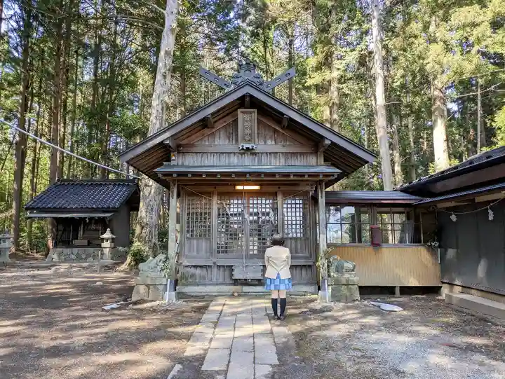 石曽根諏訪神社の本殿・本堂