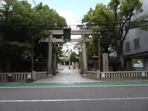 難波八阪神社の鳥居