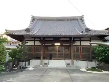 春日寺の本殿・本堂