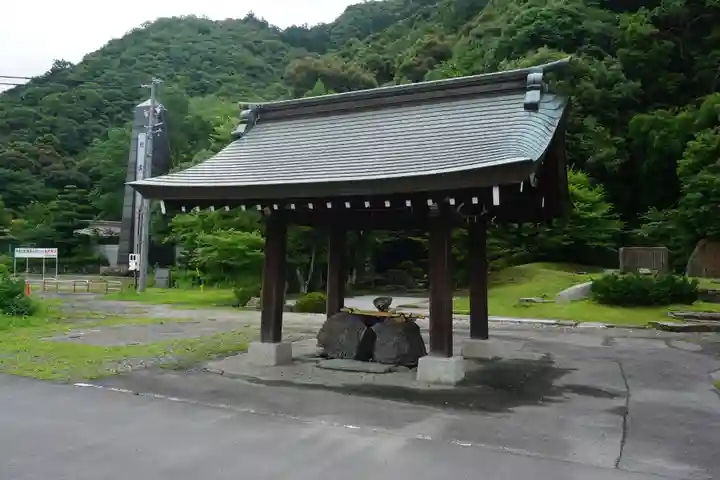 岐阜護國神社の手水舎