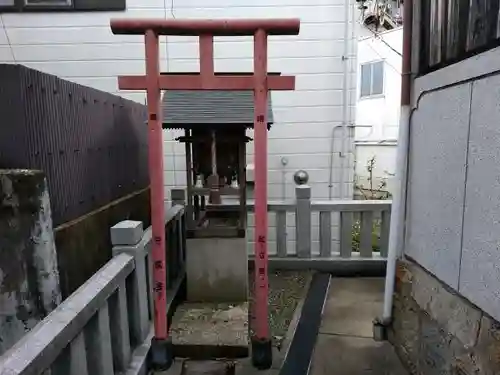 道官稲荷神社の末社・摂社