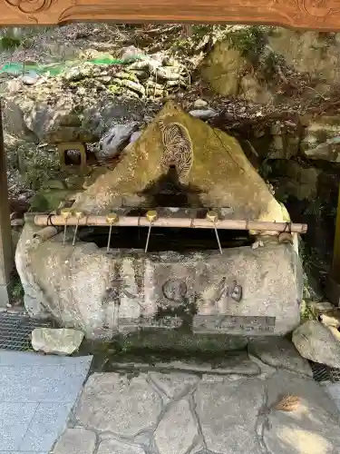 毘沙門堂の{uncategorized: "未分類", other: "その他", undefined: "問題あり", building: "その他建物", grave: "お墓", sacred_gate: "鳥居", guardian: "狛犬", statue: "像", buddha: "仏像", history: "歴史", nature: "自然", garden: "庭園", animal: "動物", pagoda: "塔", temizu: "手水舎", mountain_gate: "山門・神門", sanctuary: "本殿・本堂", subordinate: "末社・摂社", art: "芸術", scenery: "景色", jizo: "地蔵", ema: "絵馬", goshuin: "御朱印", omikuji: "おみくじ", items: "授与品その他", amulet: "お守り", goshuincho: "御朱印帳", eats: "食事", festival: "お祭り", votive_dance: "神楽", shichigosan: "七五三参", wedding: "結婚式", experience: "体験その他", initially: "初詣", around: "周辺", anti_infection: "感染症対策"}