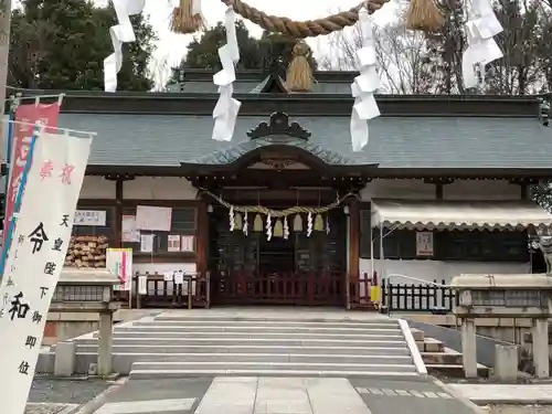 新羅神社の本殿