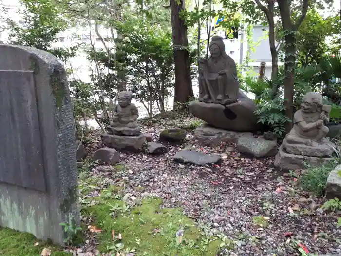 蠣崎神社の建物その他