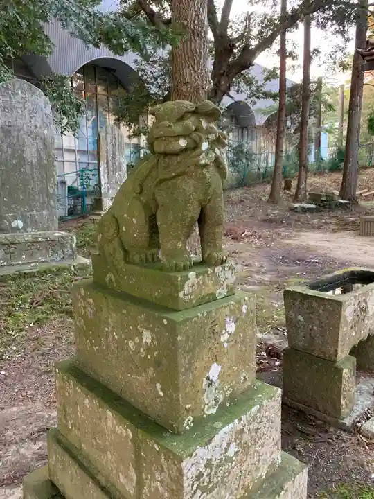 稲荷神社の狛犬