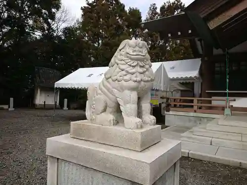 皇大神宮（烏森神社）の狛犬