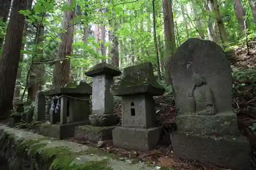 戸隠神社宝光社の末社・摂社