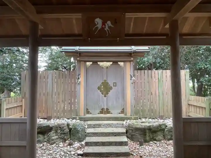 上長屋神社の{uncategorized: "未分類", other: "その他", undefined: "問題あり", building: "その他建物", grave: "お墓", sacred_gate: "鳥居", guardian: "狛犬", statue: "像", buddha: "仏像", history: "歴史", nature: "自然", garden: "庭園", animal: "動物", pagoda: "塔", temizu: "手水舎", mountain_gate: "山門・神門", sanctuary: "本殿・本堂", subordinate: "末社・摂社", art: "芸術", scenery: "景色", jizo: "地蔵", ema: "絵馬", goshuin: "御朱印", omikuji: "おみくじ", items: "授与品その他", amulet: "お守り", goshuincho: "御朱印帳", eats: "食事", festival: "お祭り", votive_dance: "神楽", shichigosan: "七五三参", wedding: "結婚式", experience: "体験その他", initially: "初詣", around: "周辺", anti_infection: "感染症対策"}