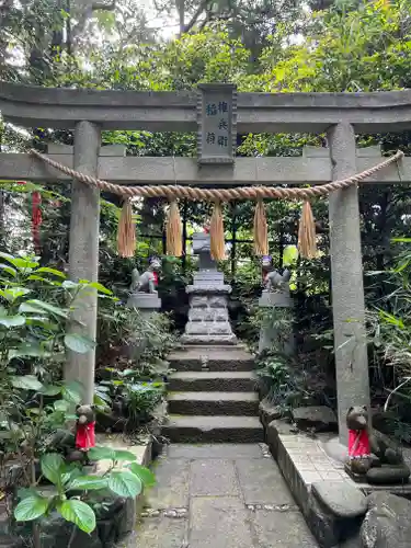 白笹稲荷神社の末社・摂社