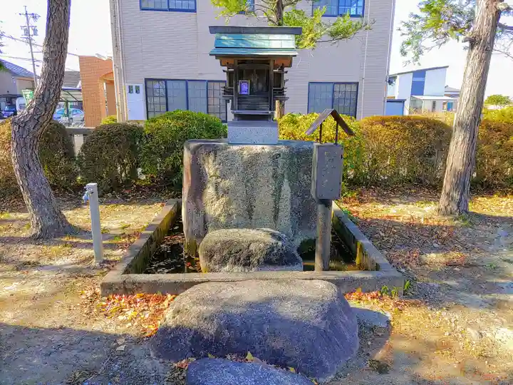 唐臼神社(唐臼町)の末社・摂社